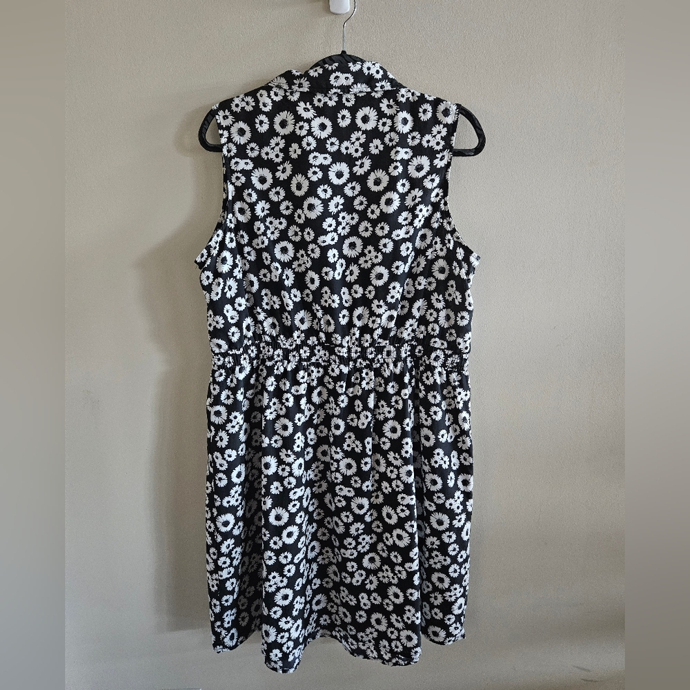 City Chic Daisy Floral Dress - Picture 7 of 9
